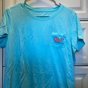vineyard vines t-shirt